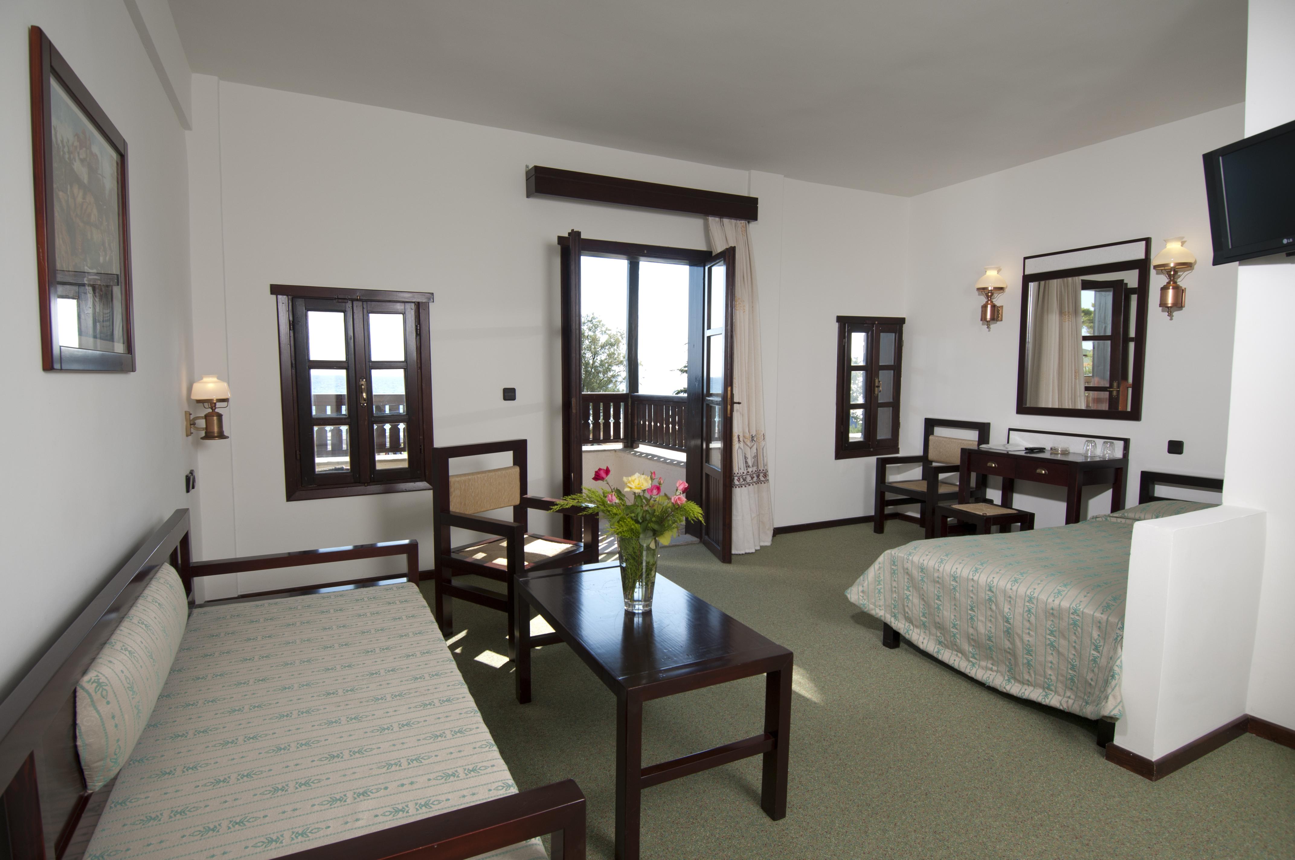 Simantro Beach Sani  Exterior foto A typical hotel room
