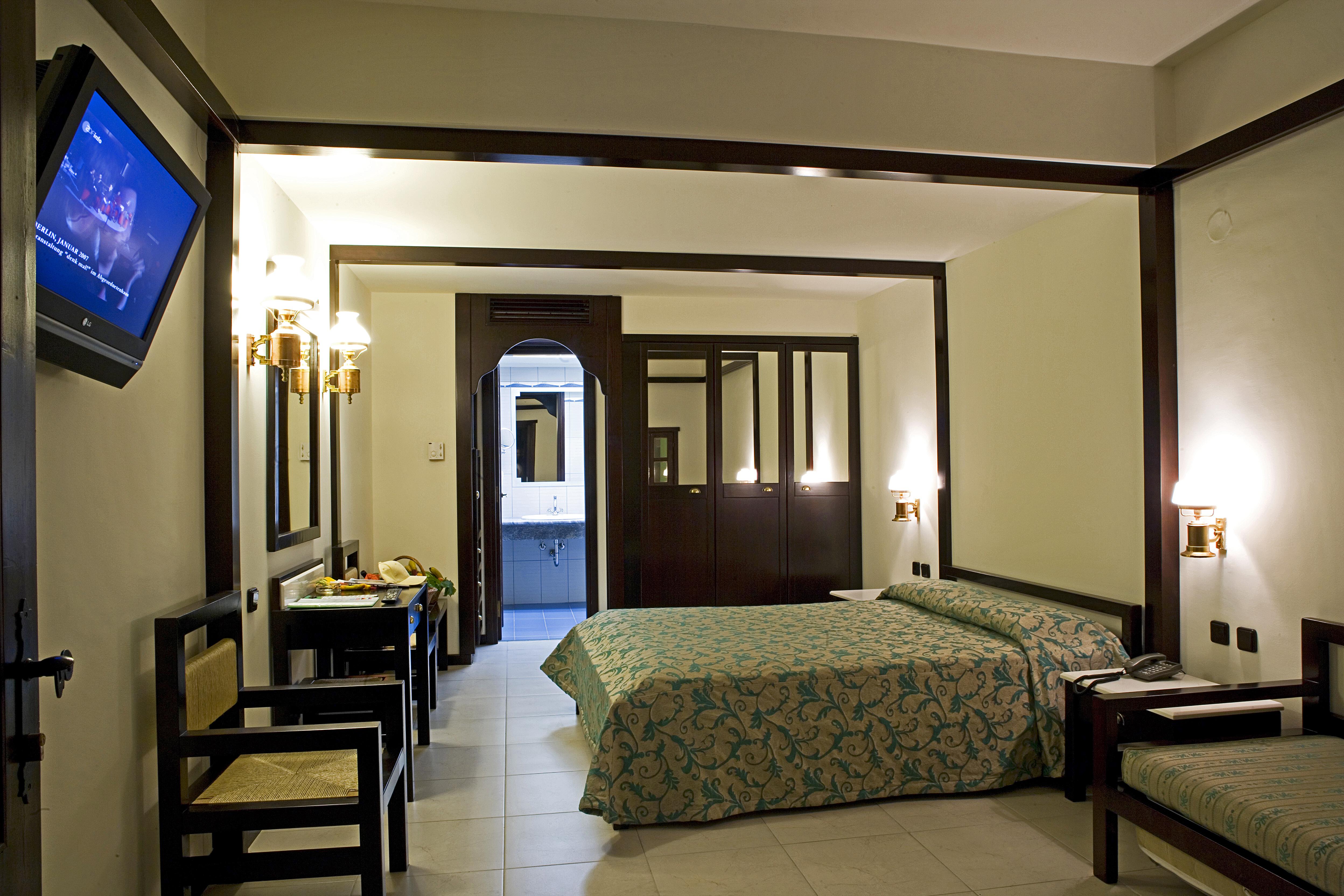 Simantro Beach Sani  Exterior foto A room at the hotel