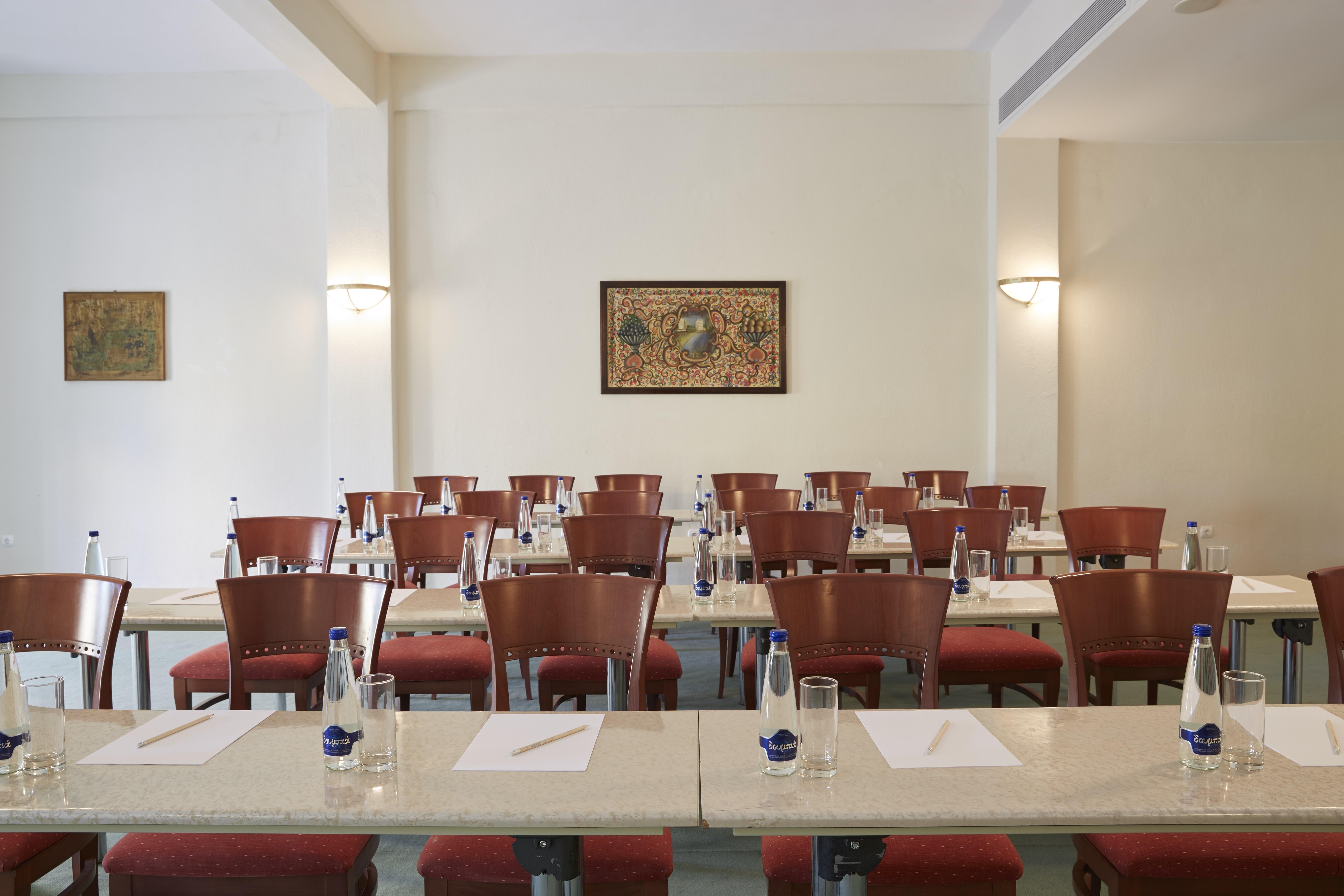 Simantro Beach Sani  Exterior foto Meeting room