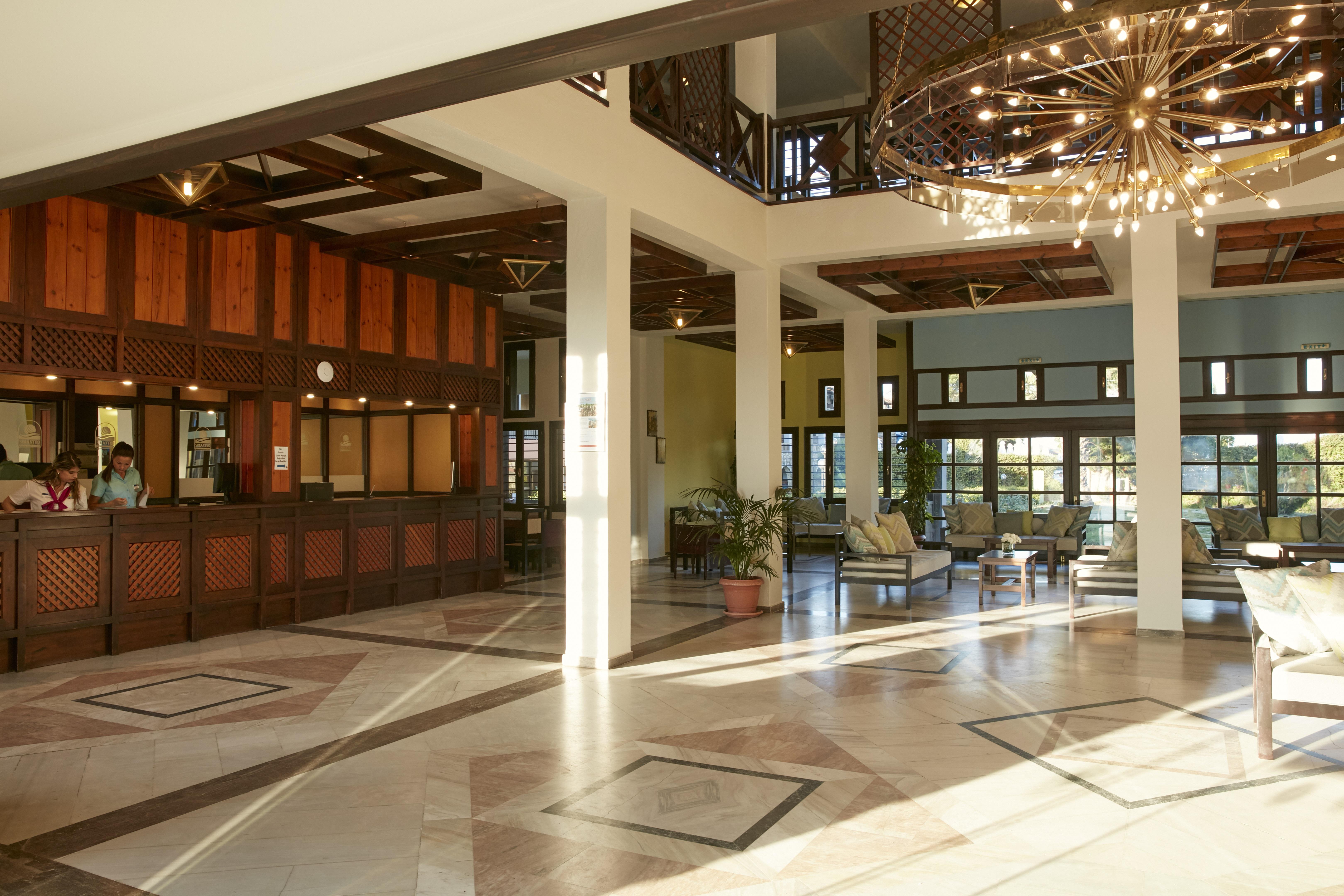 Simantro Beach Sani  Exterior foto Lobby