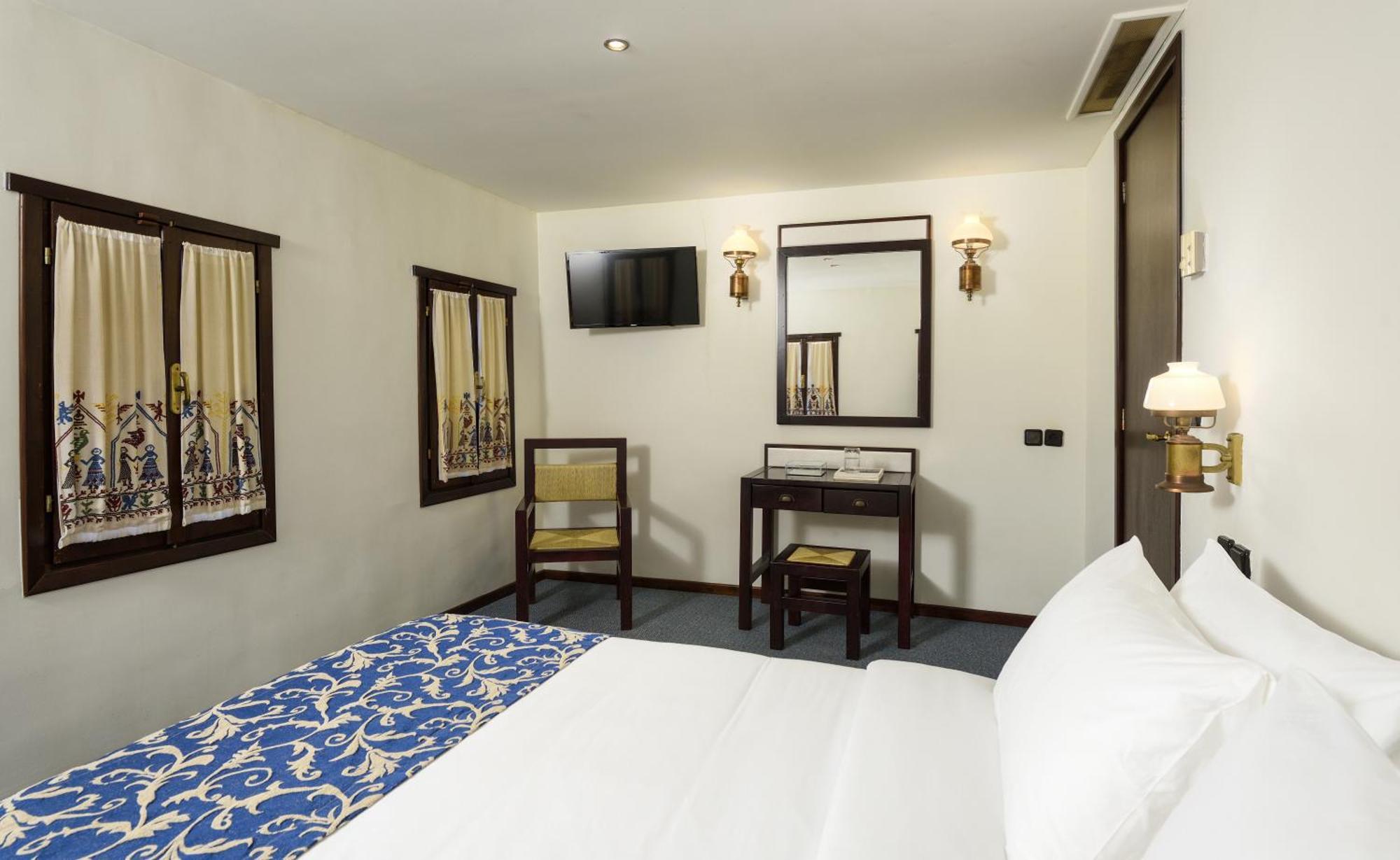 Simantro Beach Sani  Habitación foto A room at the hotel