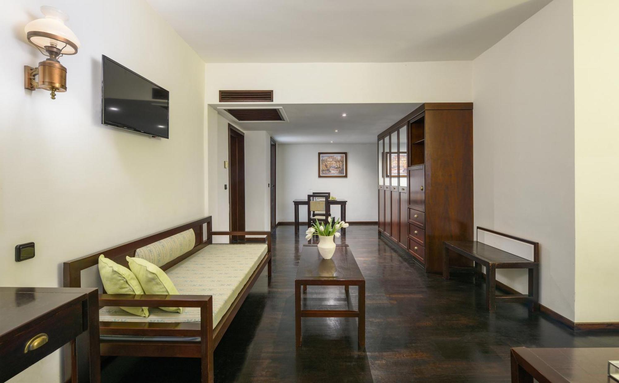 Simantro Beach Sani  Habitación foto A room at the hotel