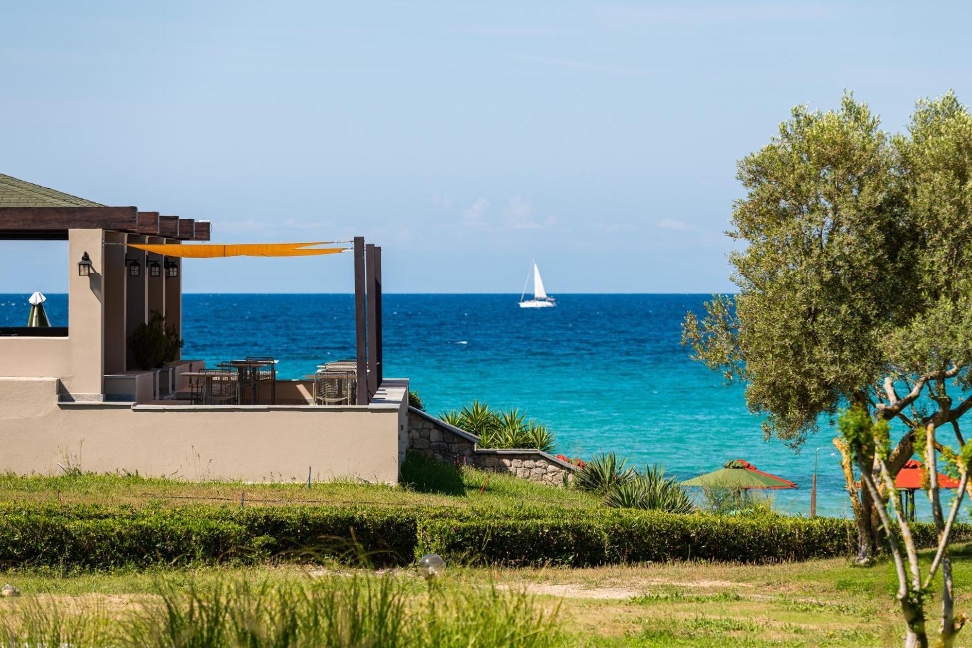 Simantro Beach Sani  Exterior foto View of the sea from the hotel