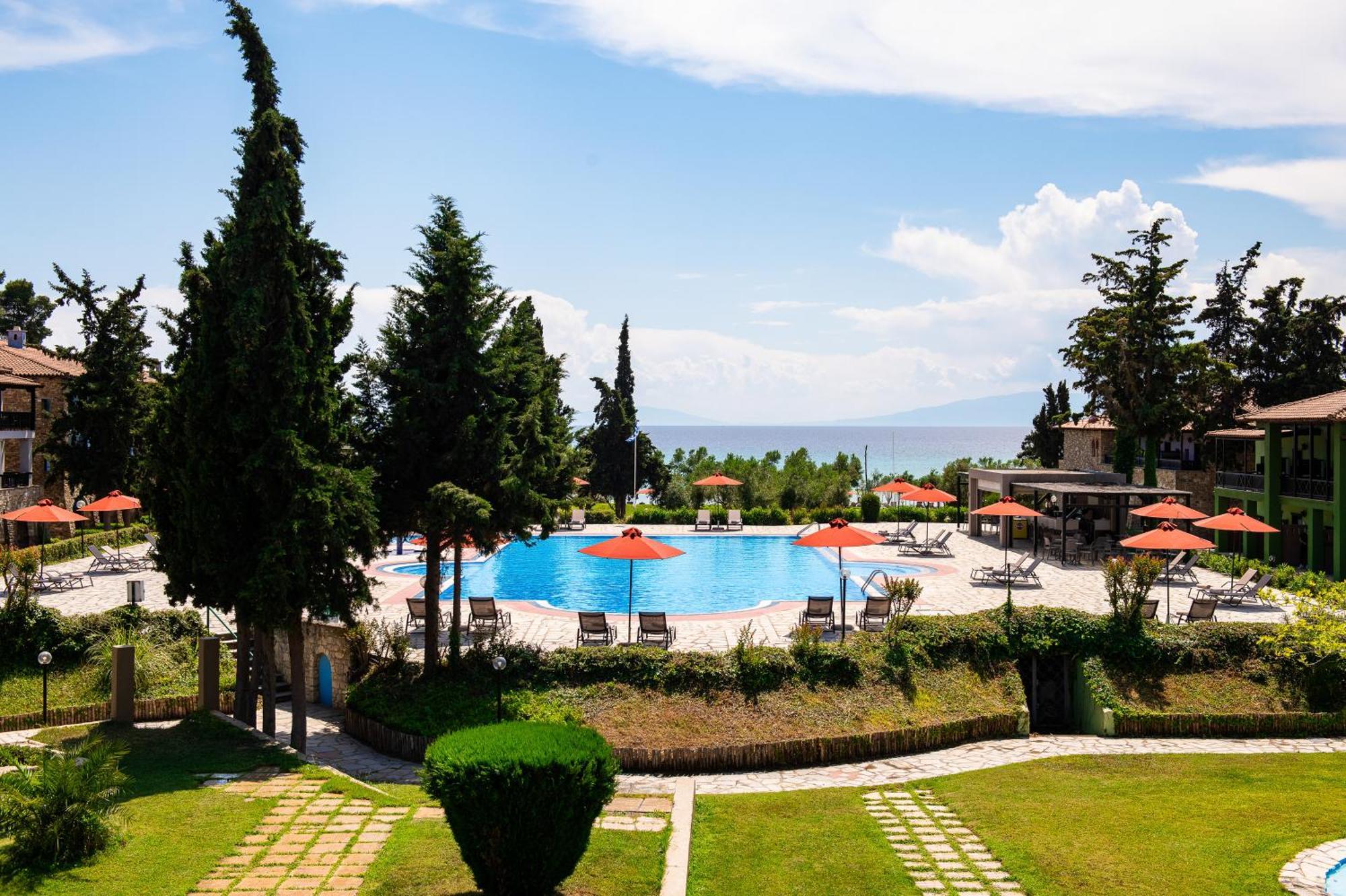 Simantro Beach Sani  Exterior foto The pool at the Athens Olympic Centre